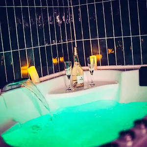 Du Mont D'or - Baignoire - Minibar Offert Romantiskt hotell